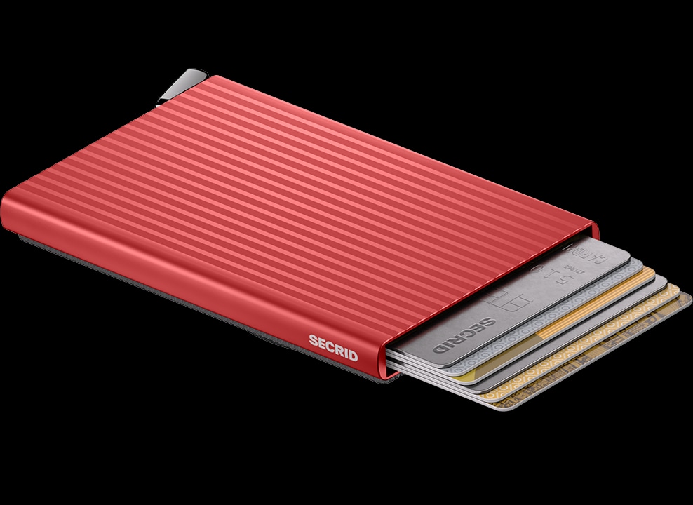 Card protector fluted for magsafe red