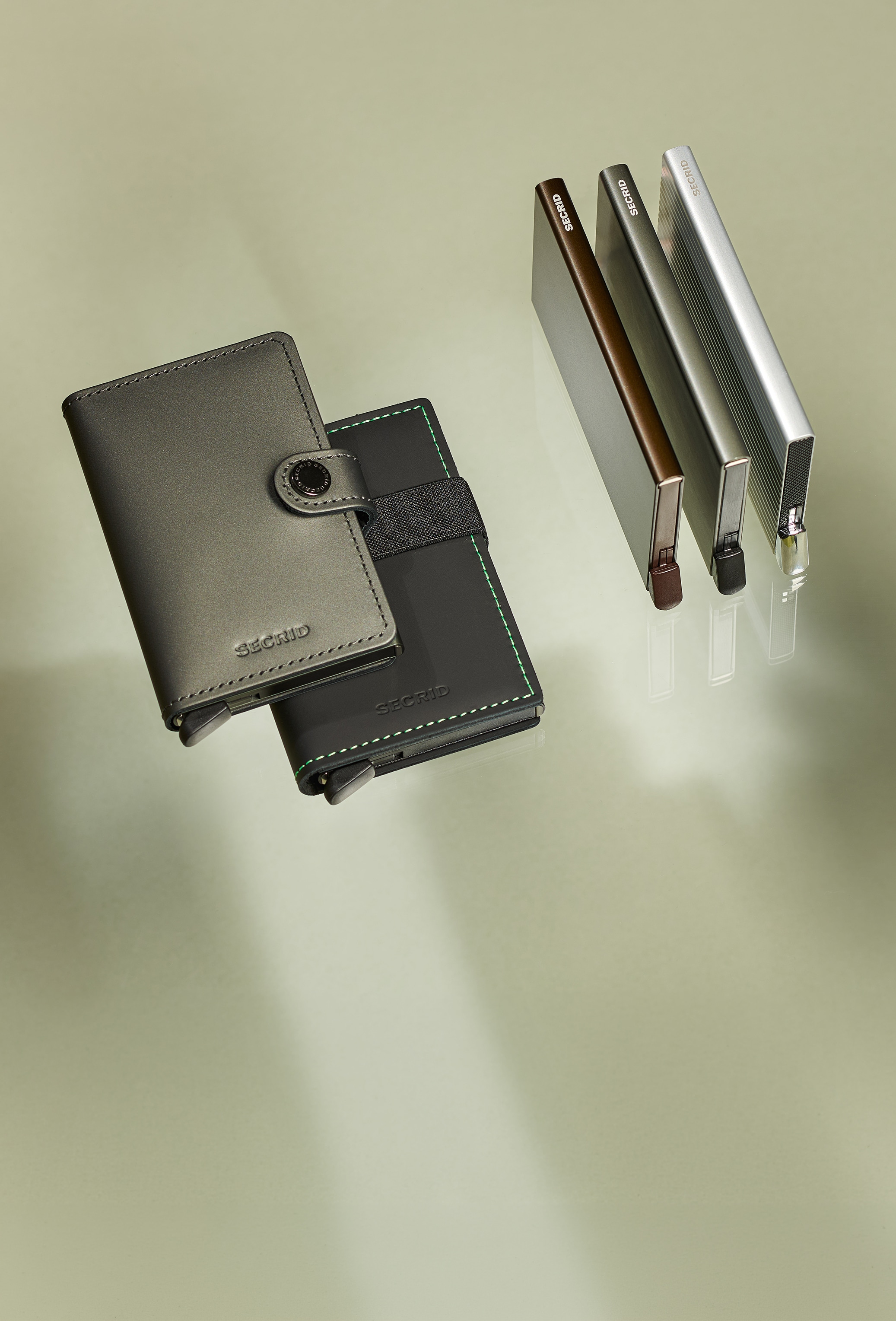 mobile-PV sRGB Bandwallet black, Miniwallet Satin steel, CP hamer Black, Flexwallet Black, CP titanium, Silver, Cedar 2