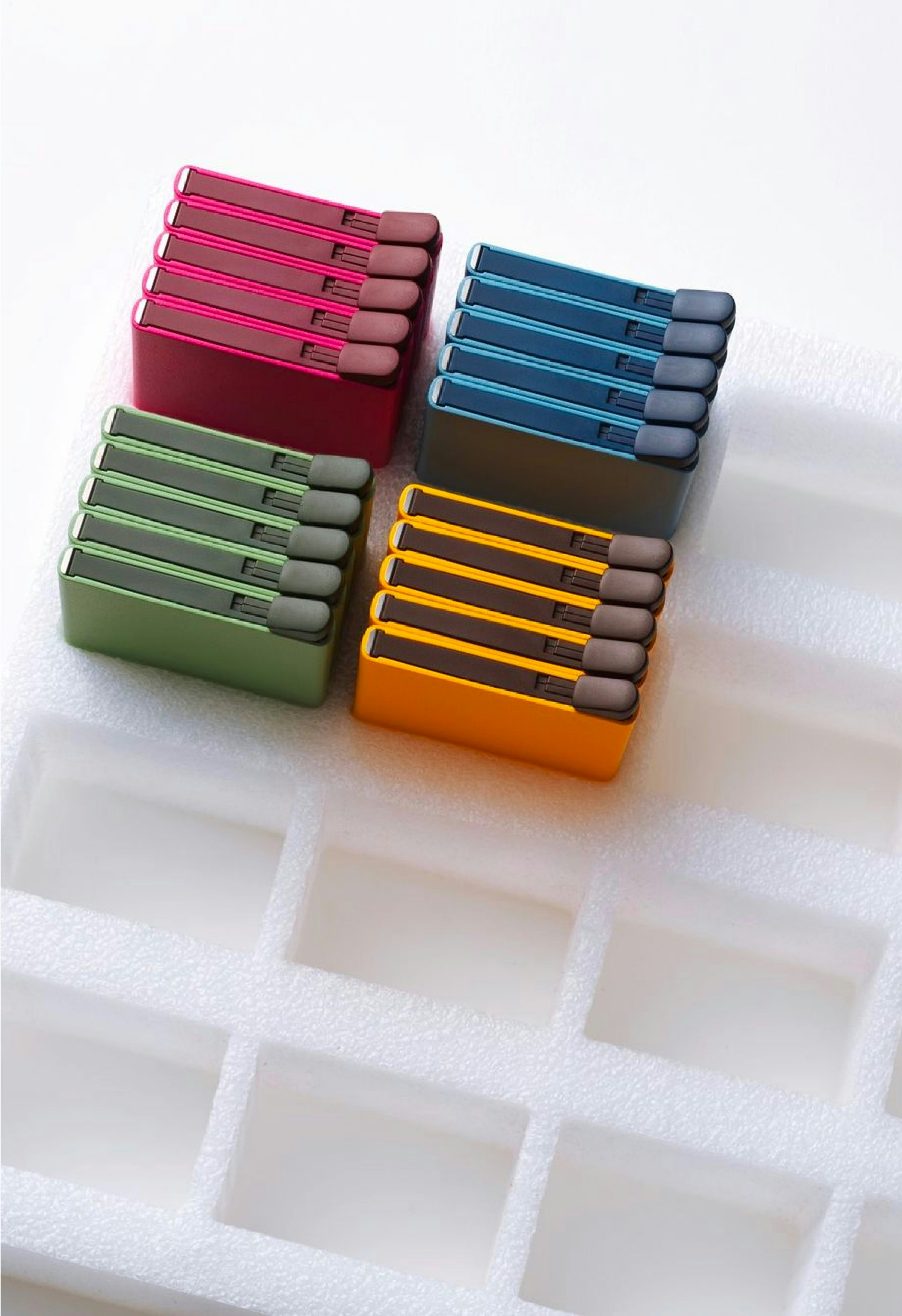 Color variation of cardprotectors